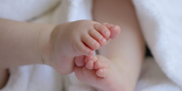 Bebê de dois meses morre de Covid-19 em Canoinhas