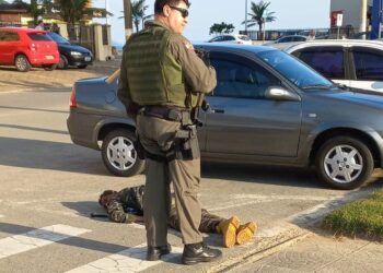 Homem é preso após quase provocar tragédia com helicóptero da PM em Barra Velha