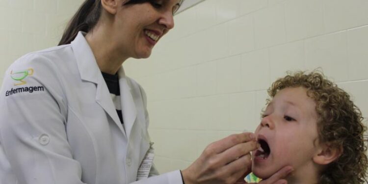 Jaraguá do Sul aplicou mais de 2,4 mil doses no dia D contra pólio e multivacinação