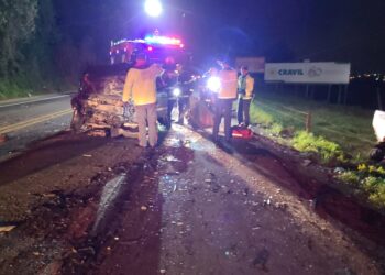 [Fotos] Três pessoas morrem em acidente com colisão frontal na BR-470