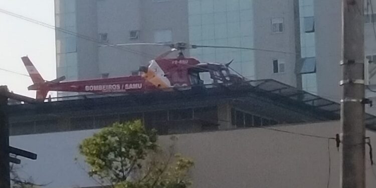 Helicóptero Arcanjo é acionado após jovem ficar gravemente ferido em São João do Itaperiú