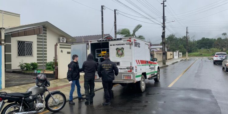 URGENTE! Mulher é morta em Jaraguá do Sul