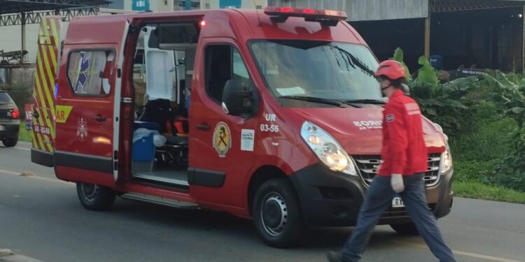 [Fotos] Motociclista fica ferido após acidente em Jaraguá