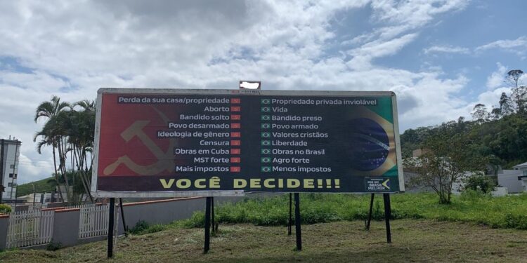 Justiça Eleitoral determina retirada de placas em Jaraguá do Sul
