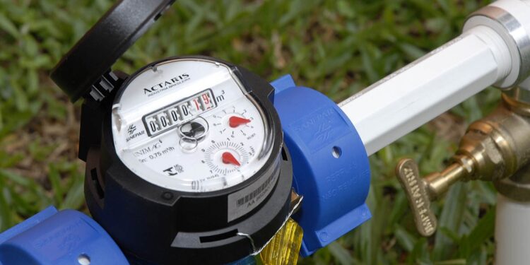 Dona de imóvel corta água de inquilino e confusão é registrada em Jaraguá