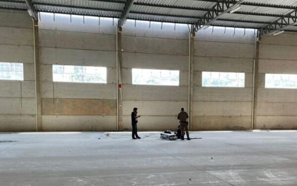 Homem é preso após furtar calhas de alumínio em galpão em Guaramirim