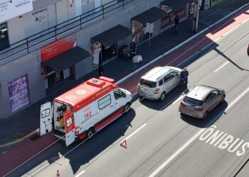 Acidente entre carro e moto é registrado em Jaraguá do Sul