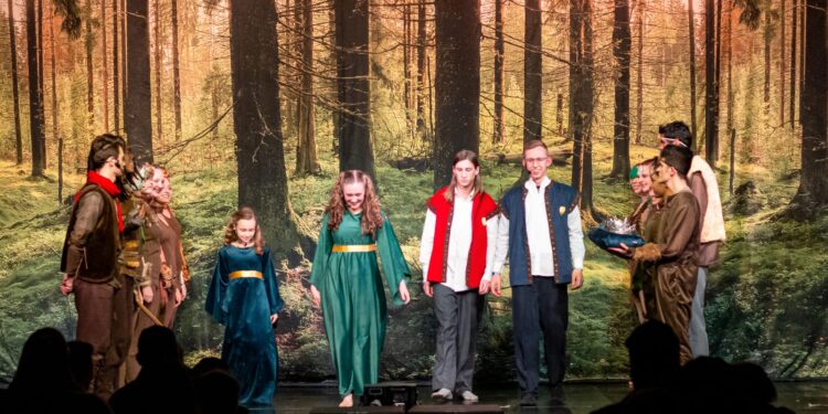 Teatro Musical Gospel inspirado nas Crônicas de Nárnia se apresenta em Jaraguá do Sul