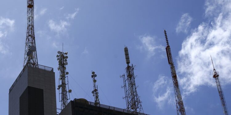 Anatel determina repasse do ICMS ao consumidor