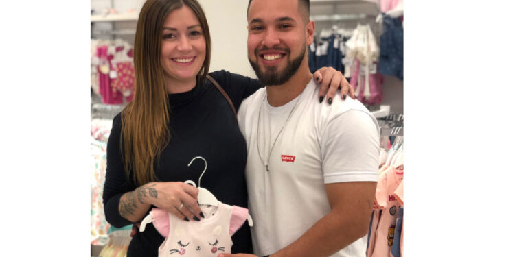 Grávida jaraguaense precisa de ajuda após descoberta de doença rara da filha