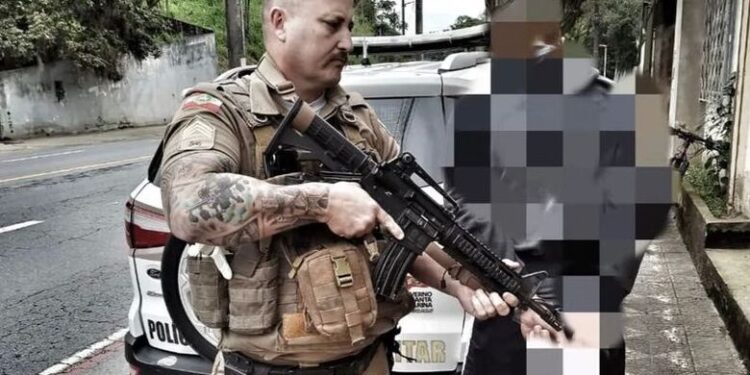Homem procurado por roubo é preso em Jaraguá