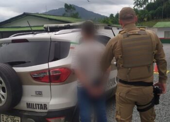 Homem que não voltou ao presídio após “saidinha” temporária é preso em Jaraguá