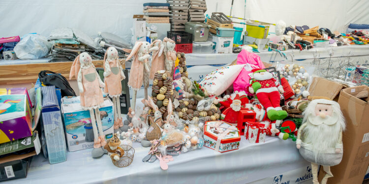 Com descontos de até 70%, Angeloni promove bazar beneficente em Jaraguá do Sul