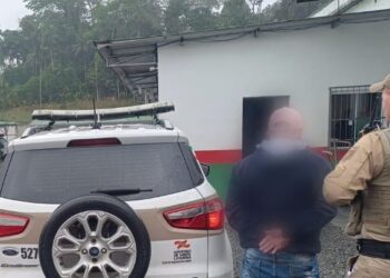 PM de Jaraguá do Sul prende homem condenado por estupro de adolescente
