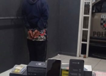 Ladrão de celulares é preso após invadir comércio no Centro de Jaraguá