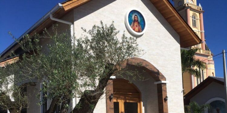 Domingo com Padre Aloísio terá programação especial para crianças