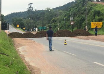 [URGENTE] BR-280, em Corupá, é fechada por manifestantes pró-Bolsonaro