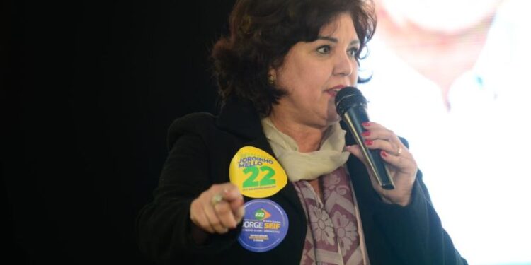 Delegada Marilisa, vice de Jorginho Mello, dá entrevista na 105 FM