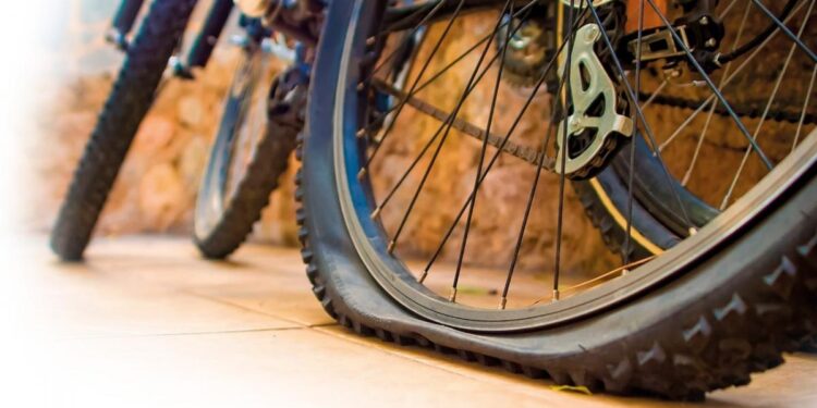 Homem é preso após furar pneus de seis bicicletas de crianças em Schroeder