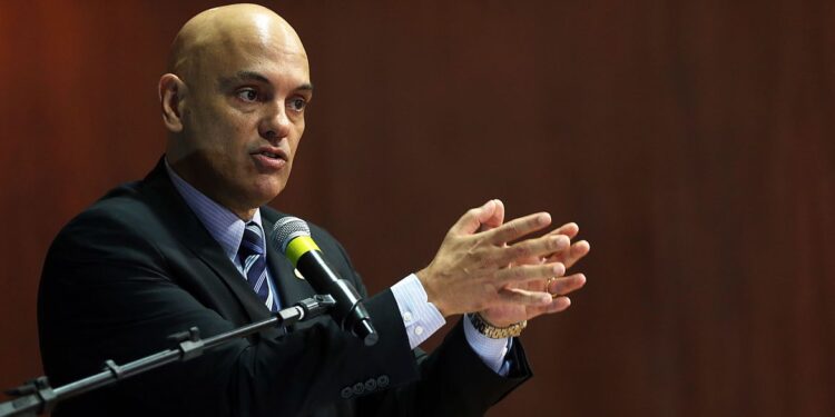 Ministro do STF determina o desbloqueio de rodovias federais