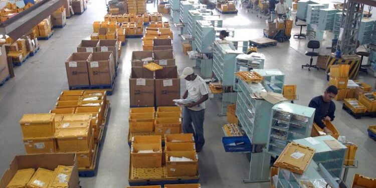 Correios vão leiloar 175 mil bens não entregues aos destinatários