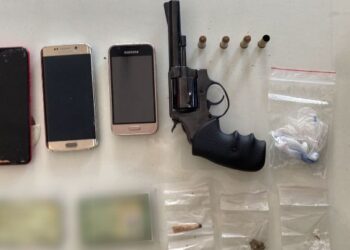 Três homens são detidos por posse ilegal de arma em Jaraguá do Sul