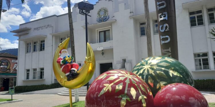 Acendimento das luzes de Natal em Jaraguá acontece nesta quarta-feira (09)
