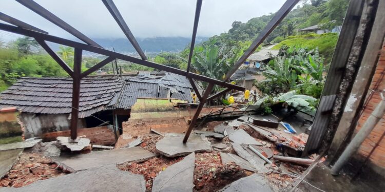 Defesa Civil vistoria locais atingidos pelas chuvas em Jaraguá do Sul