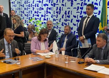 “Seremos uma só voz para defender Santa Catarina”, diz Jorginho Mello em reunião com a bancada catarinense em Brasília