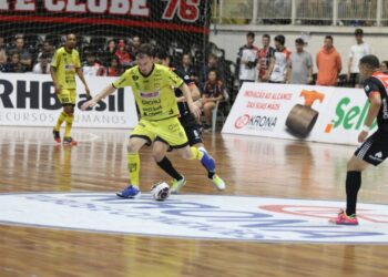 Jaraguá perde clássico em Joinville