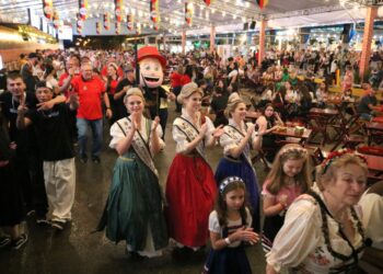 Segunda noite da Schützenfest bate novo recorde de público