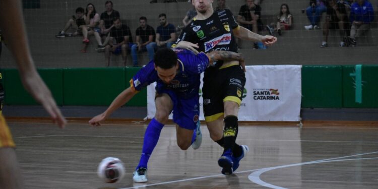 Jaraguá Futsal garante vaga nas quartas de final dos Jasc
