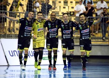 Jaraguá Futsal vira sobre o Curitibanos e vence pelo Estadual