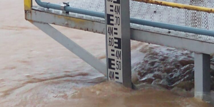 Defesa Civil informa que chuva deve persistir até terça-feira (29)