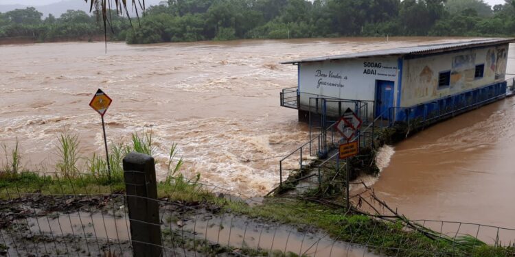 Chuvas em Guaramirim atingem 12 bairros e mais de 100 casas