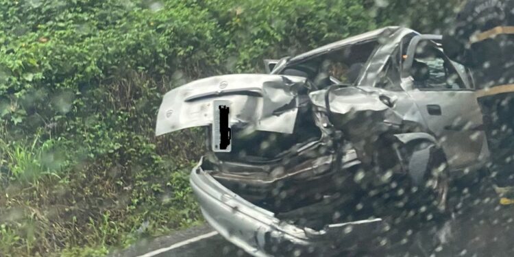 Três veículos colidem na SC 108, em Guaramirim