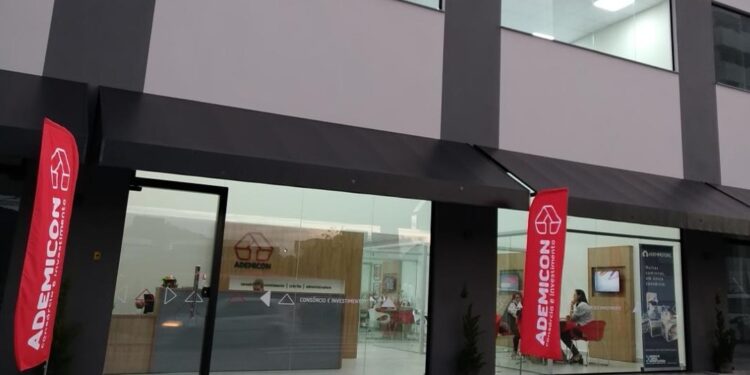 Ademicon, especialista em consórcio, inaugura loja em Jaraguá do Sul