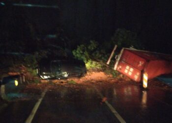 [Vídeo] Confirmado soterramento de inúmeros veículos na BR-376, que liga PR e SC