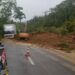 Queda de barreira interdita BR-280, em Corupá
