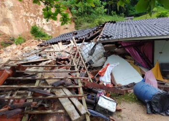 [Vídeo] Deslizamento de terra atinge casa em Jaraguá do Sul