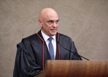 Ministro Alexandre de Moraes pede que ação do PL deve abranger dois turnos das eleições