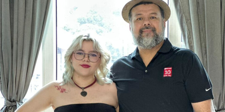 Pai e filha de Brasília (DF) viajam 22 horas para curtir a Schützenfest