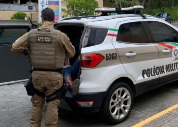 Homem que esfaqueou outro em Jaraguá após briga por mulher alega legítima defesa