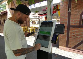 Ingressos antecipados da Schützenfest podem ser comprados em totens