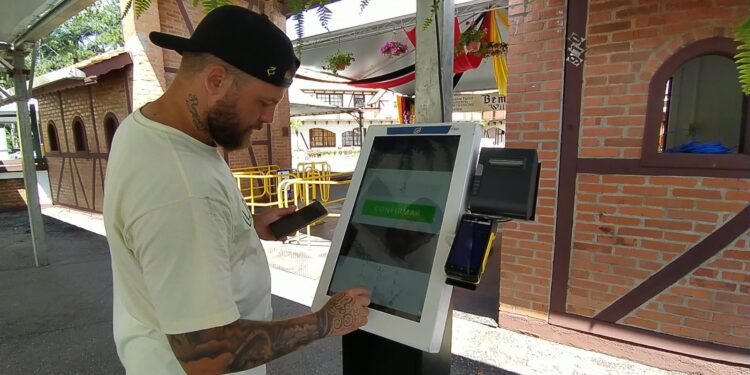 Ingressos antecipados da Schützenfest podem ser comprados em totens