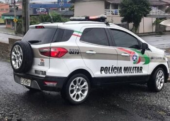 Homem é preso após ser flagrado com carro furtado em Jaraguá do Sul