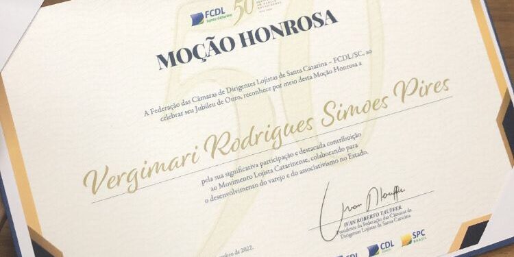 Presidente da CDL de Jaraguá do Sul recebe Moção Honrosa da FCDL/SC