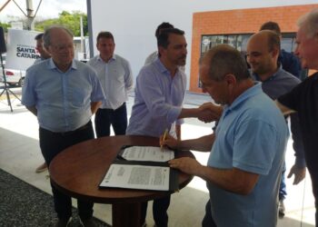 Assinado convênio de pavimentação da estrada Rota das Cachoeiras, em Corupá