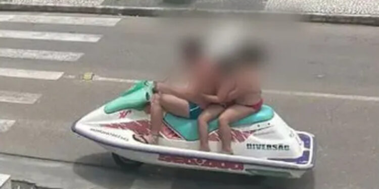 [Vídeo] Família é flagrada andando de ‘jet ski com rodas’ em São Francisco do Sul