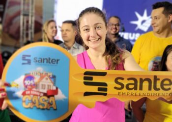 [Vídeo] Moradora de Jaraguá do Sul ganha casa da 105 FM na promoção “Um Sonho de Casa”